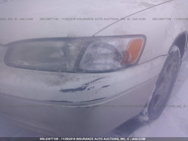 JT2BG22K6X0329013 - 1999 TOYOTA CAMRY LE/XLE WHITE photo 6