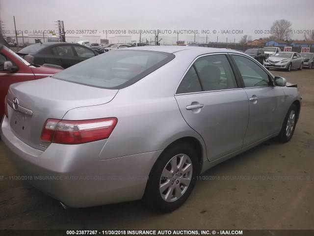 4T1BK46K37U010622 - 2007 TOYOTA CAMRY NEW GENERAT LE/XLE/SE SILVER photo 4