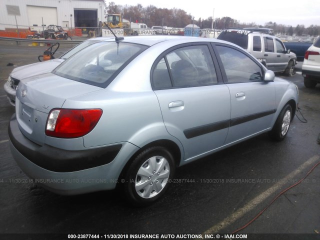 KNADE223X96557690 - 2009 KIA RIO LX/SX SILVER photo 4