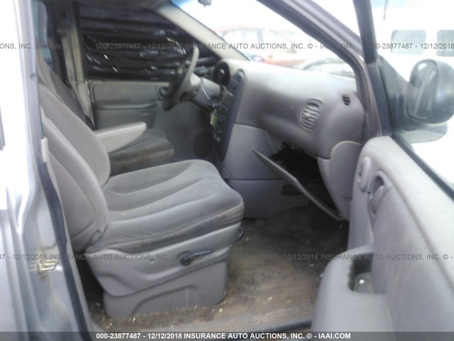 1B4GP25382B632211 - 2002 DODGE CARAVAN SE SILVER photo 5