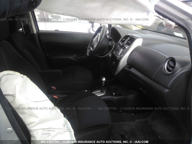 3N1CE2CP3FL421485 - 2015 NISSAN VERSA NOTE S/S PLUS/SV/SL/SR SILVER photo 5