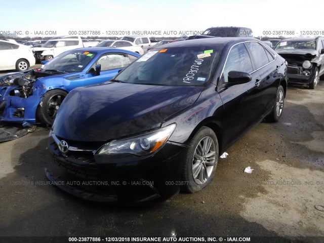 4T1BF1FK2HU318434 - 2017 TOYOTA CAMRY LE/XLE/SE/XSE 黑色 照片 2