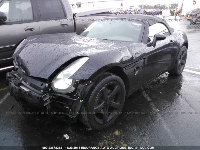 1G2MC35BX8Y132527 - 2008 PONTIAC SOLSTICE BLACK photo 2