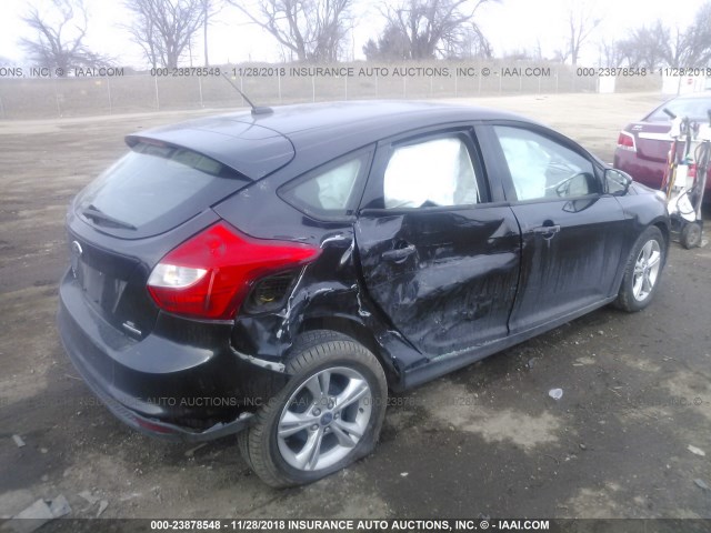1FADP3K28DL122807 - 2013 FORD FOCUS SE BLACK photo 4