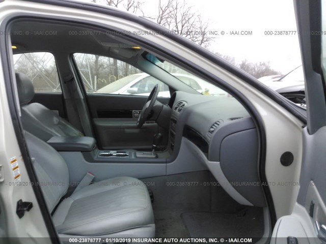 1LNHM86S94Y621450 - 2004 LINCOLN LS WHITE photo 5