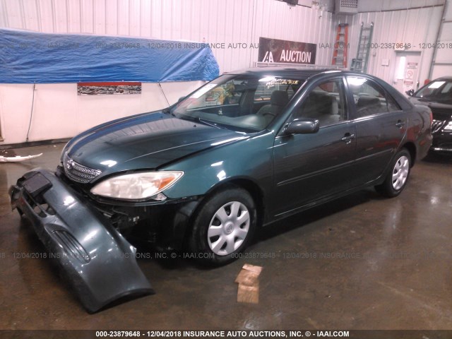 4T1BE32K43U783570 - 2003 TOYOTA CAMRY LE/XLE/SE GREEN photo 2