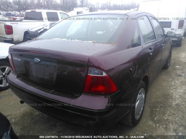 1FAFP34NX7W218487 - 2007 FORD FOCUS ZX4/S/SE/SES MAROON photo 4