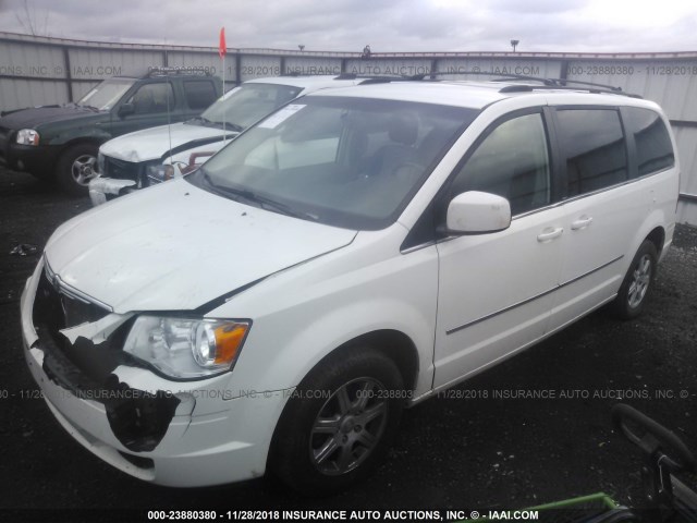 2A4RR8DX3AR361081 - 2010 CHRYSLER TOWN & COUNTRY TOURING PLUS WHITE photo 2