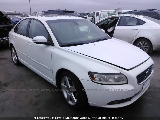 YV1MS390882358344 - 2008 VOLVO S40 2.4I WHITE photo 1