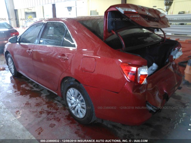 4T4BF1FKXCR204535 - 2012 TOYOTA CAMRY SE/LE/XLE RED photo 3