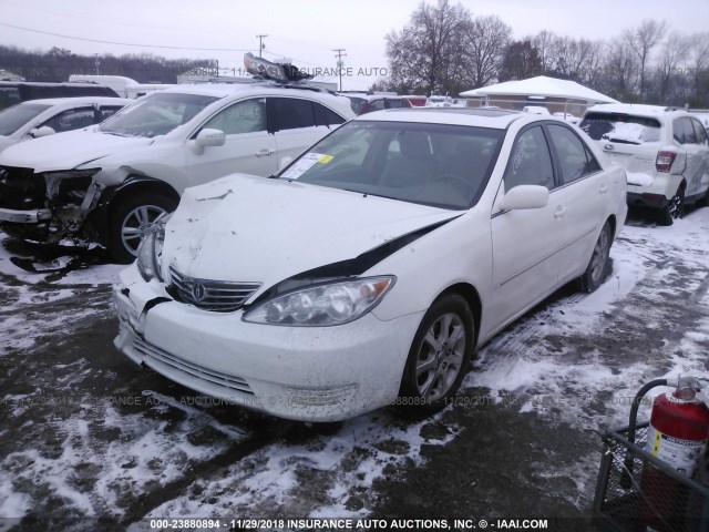 4T1BF30K26U629637 - 2006 TOYOTA CAMRY LE/XLE/SE WHITE photo 2