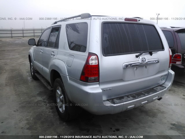 JTEZU14R878075787 - 2007 TOYOTA 4RUNNER SR5/SPORT SILVER photo 3