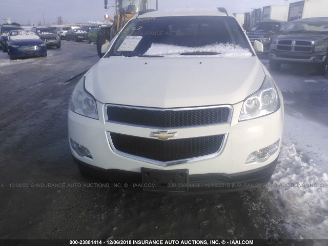 1GNKVGED3BJ136853 - 2011 CHEVROLET TRAVERSE LT WHITE photo 6