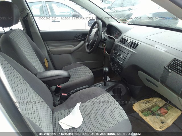 1FAHP34NX7W307694 - 2007 FORD FOCUS ZX4/S/SE/SES თეთრი ფოტო 5