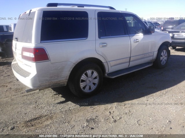 5LMFU28508LJ11564 - 2008 LINCOLN NAVIGATOR Ақ фото 4