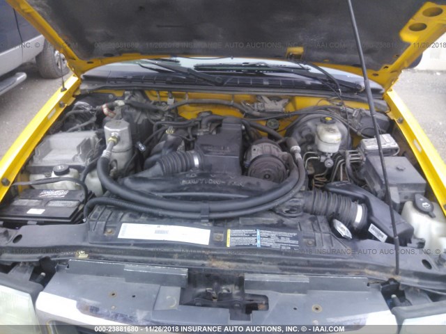 1GTCS195628251606 - 2002 GMC SONOMA YELLOW photo 10