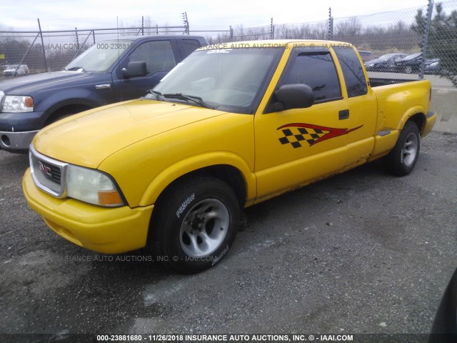 1GTCS195628251606 - 2002 GMC SONOMA YELLOW photo 2