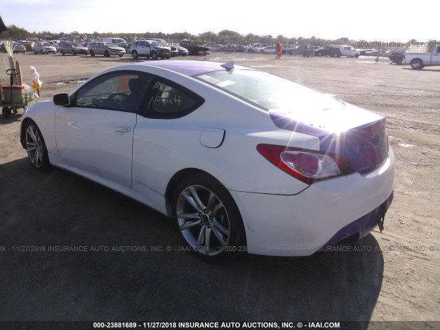 KMHHU6KH6BU065133 - 2011 HYUNDAI GENESIS COUPE  WHITE photo 3