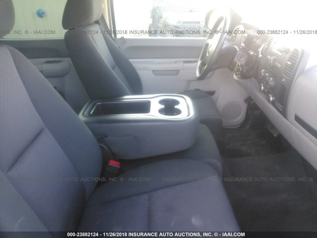 1GC1CVCG3CF198057 - 2012 CHEVROLET SILVERADO C2500 HEAVY DUTY WHITE photo 5