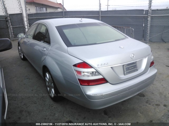 WDDNG71X27A085777 - 2007 MERCEDES-BENZ S 550 SILVER photo 3