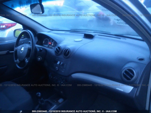 KL1TD56677B063547 - 2007 CHEVROLET AVEO LS SILVER photo 5