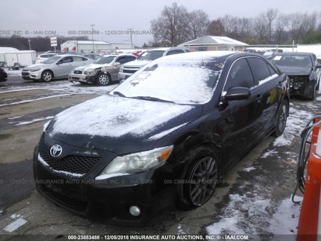 4T1BF3EK5BU130642 - 2011 TOYOTA CAMRY SE/LE/XLE 黑色 照片 2