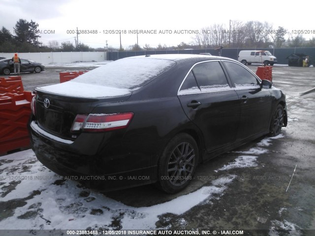 4T1BF3EK5BU130642 - 2011 TOYOTA CAMRY SE/LE/XLE 黑色 照片 4