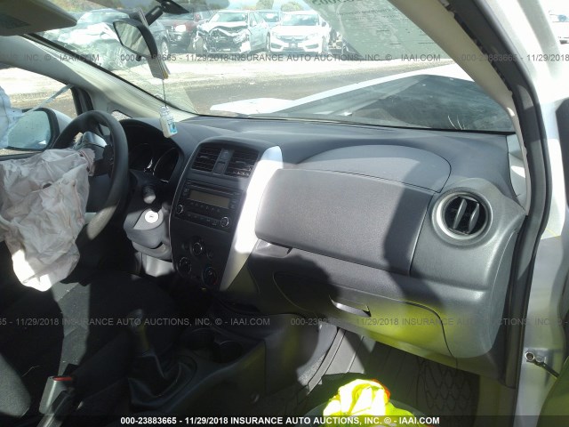 3N1CE2CPXGL398059 - 2016 NISSAN VERSA NOTE S/S PLUS/SV/SL/SR SILVER photo 5