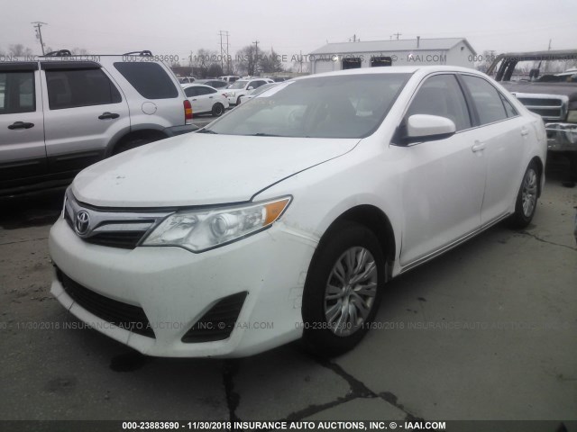 4T4BF1FK8ER397691 - 2014 TOYOTA CAMRY L/SE/LE/XLE WHITE photo 2