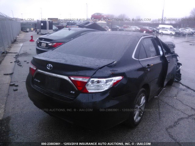 4T1BF1FK5FU067132 - 2015 TOYOTA CAMRY LE/XLE/SE/XSE 黑色 照片 4