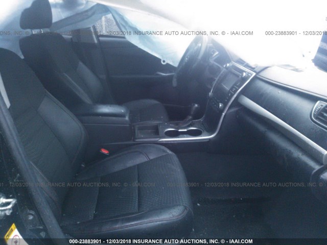 4T1BF1FK5FU067132 - 2015 TOYOTA CAMRY LE/XLE/SE/XSE 黑色 照片 5