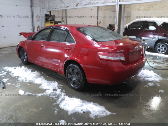 JTNBF3EK8B3009366 - 2011 TOYOTA CAMRY SE/LE/XLE RED photo 3