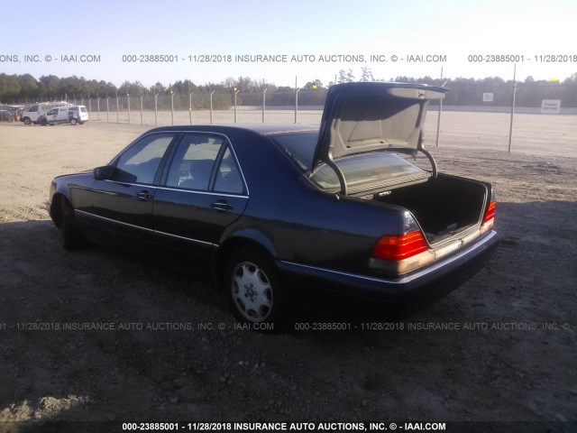 WDB1400421A305396 - 2001 MERCEDES-BENZ 4 DOOR  BLUE photo 3