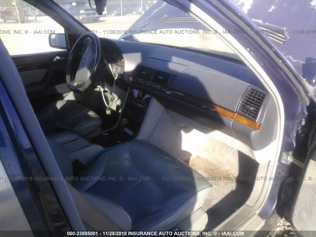 WDB1400421A305396 - 2001 MERCEDES-BENZ 4 DOOR  BLUE photo 5