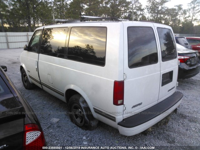 1GNDM19W3WB161286 - 1998 CHEVROLET ASTRO WHITE photo 3