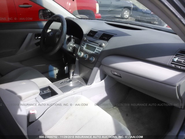 JTNBE46K973029219 - 2007 TOYOTA CAMRY NEW GENERAT CE/LE/XLE/SE GRAY photo 5
