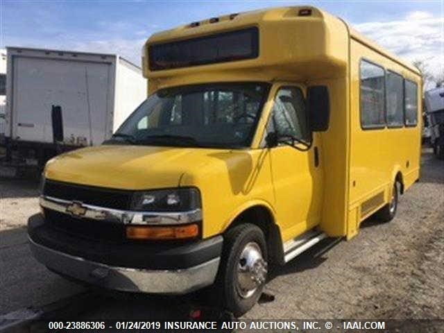 1GB6G5BG5E1127653 - 2014 CHEVROLET EXPRESS G4500  YELLOW photo 2