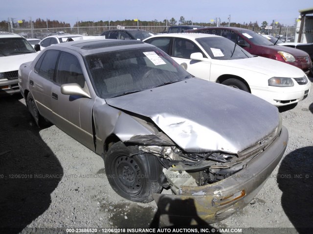 4T1BF12K1TU142510 - 1996 TOYOTA CAMRY LE/XLE/SE BROWN photo 1