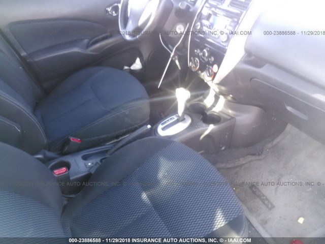 3N1CE2CP6FL381824 - 2015 NISSAN VERSA NOTE S/S PLUS/SV/SL/SR SILVER photo 5