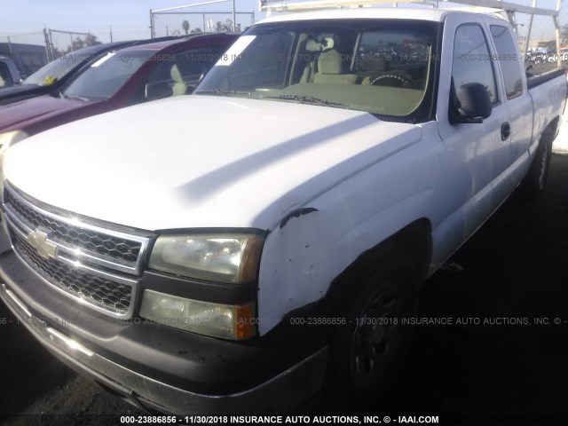 1GCEC19X96Z175077 - 2006 CHEVROLET SILVERADO C1500 WHITE photo 6