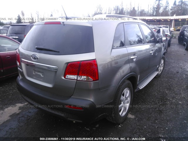 5XYKTDA69DG338054 - 2013 KIA SORENTO LX GOLD photo 4