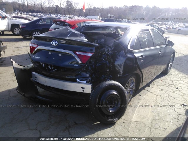 4T1BF1FKXGU252682 - 2016 TOYOTA CAMRY LE/XLE/SE/XSE BLACK photo 4