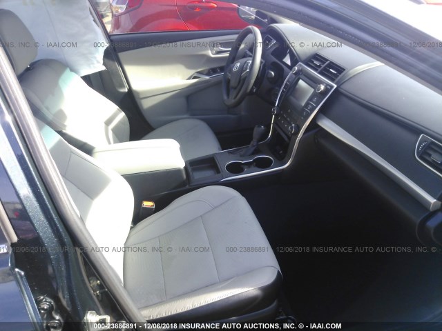 4T1BF1FKXGU252682 - 2016 TOYOTA CAMRY LE/XLE/SE/XSE BLACK photo 5