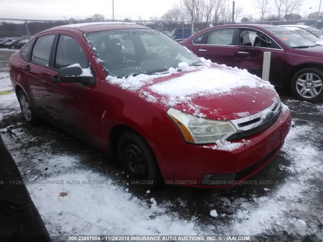 1FAHP34N68W175499 - 2008 FORD FOCUS S/SE RED photo 1