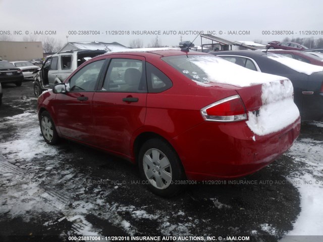 1FAHP34N68W175499 - 2008 FORD FOCUS S/SE RED photo 3