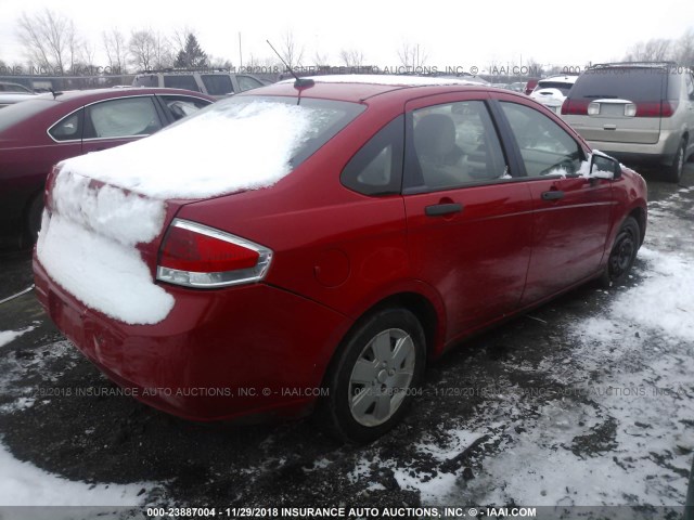 1FAHP34N68W175499 - 2008 FORD FOCUS S/SE RED photo 4