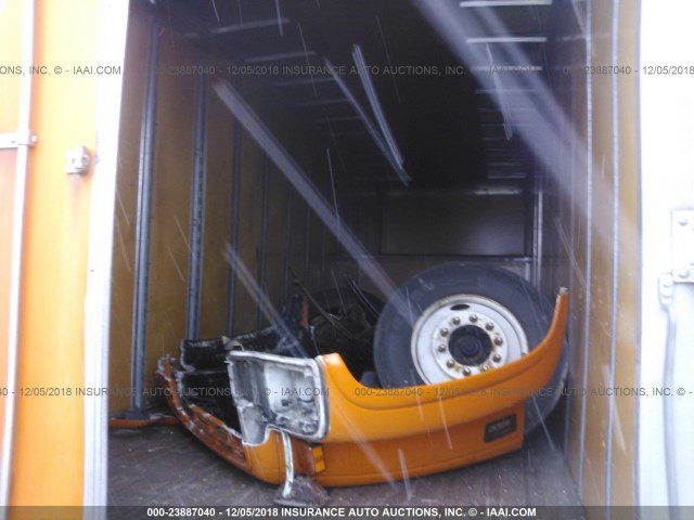 1GDK7H1C61J514812 - 2001 GMC C-SERIES C7H042 ORANGE photo 7