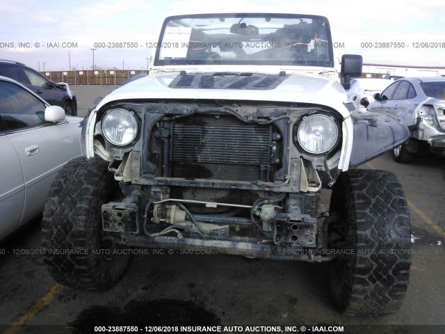 1C4BJWFG7DL513232 - 2013 JEEP WRANGLER UNLIMITE RUBICON WHITE photo 6