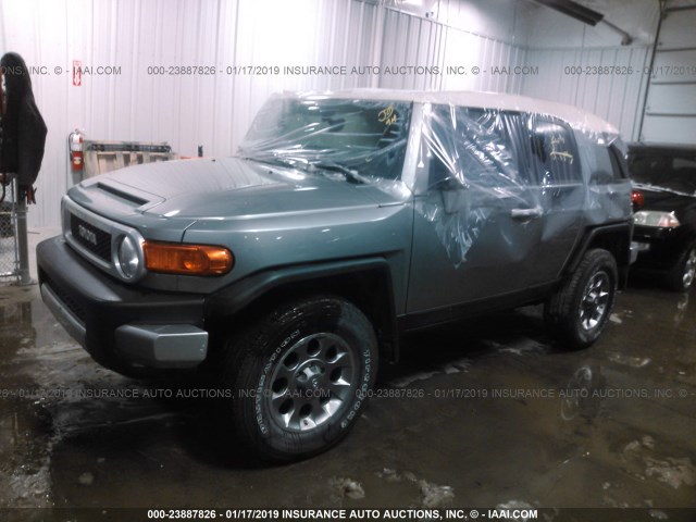 JTEBU4BF0CK147199 - 2012 TOYOTA FJ CRUISER SILVER photo 2