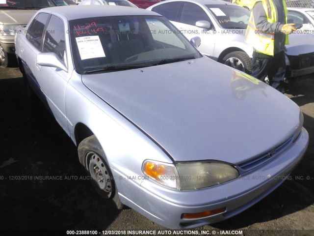 JT2BG12K1T0370217 - 1996 TOYOTA CAMRY DX/LE/XLE SILVER photo 1